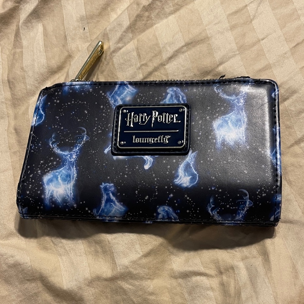 Loungefly Harry Potter Expecto
Patronum,  AOP, Patronus Zip Wallet